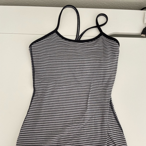 Lululemon Power Y tank - Picture 2 of 2